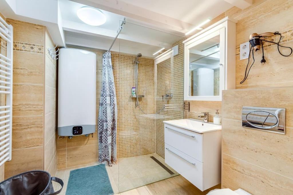 Amazing Kazinczy Flat No. 1 Budapest Bagian luar foto